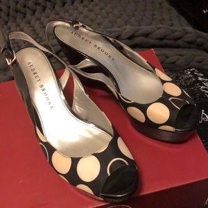 Polka dot wedges